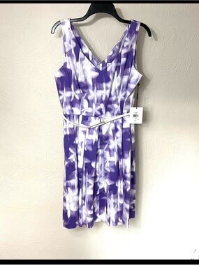 Calvin Klein Purple and White Floral V-Neck Dress with Belt